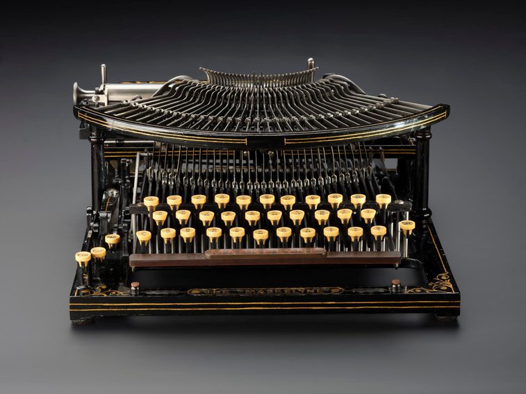 Front view of an old typewriter.