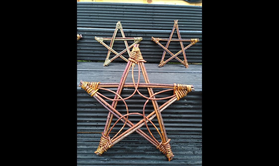 Star decorations made out of willow