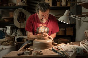Graham Taylor at a pottery wheel