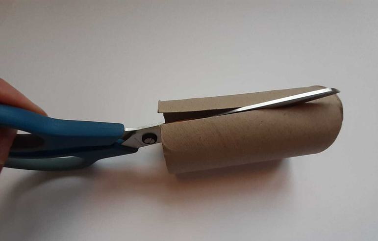 Materials required to create a birdwatching binoculars.